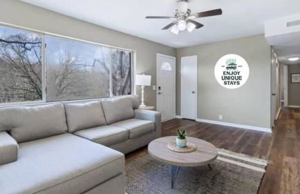 Travis' Place - Convenient and Affordable Location - Foto 1