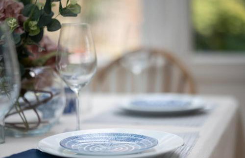 Spacious City-Centre House near Train Station & Business School, with Garden - Foto 17