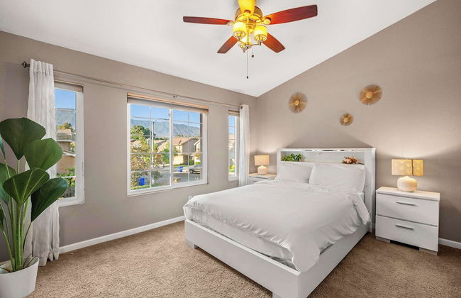 Spacious Retreat w Modern Decor and Private Yard - Photo 21