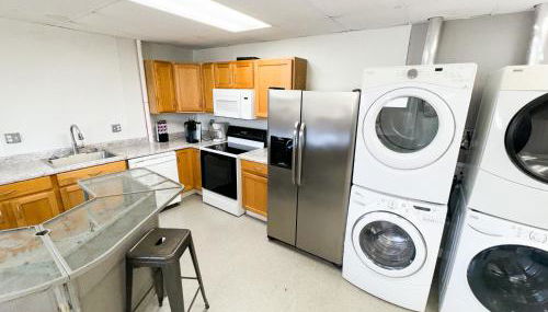 1 Bedroom, 1 Bath, Ranch Style - Photo 2