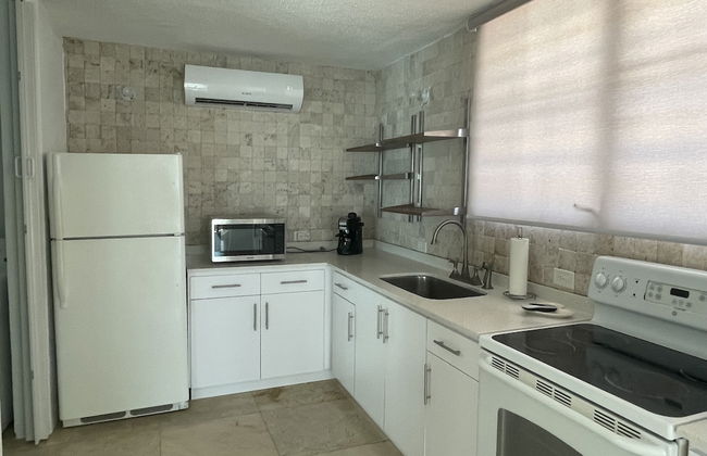 CasaMar 3 Bed 3 Bath With Pool - Photo 9