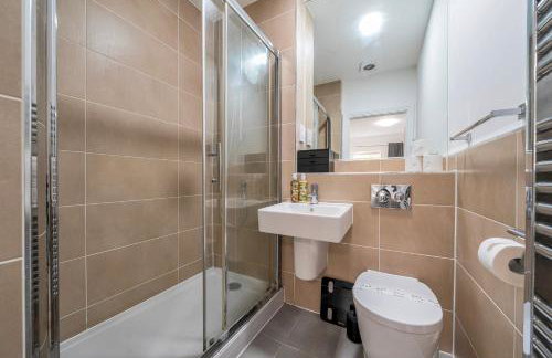 Walton Hidden Home with Free Parking - Pass the Keys - Foto 17