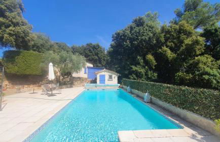 4 Bed Villa - Sleeps 8 - Pets - Pool - Parking - Foto 10