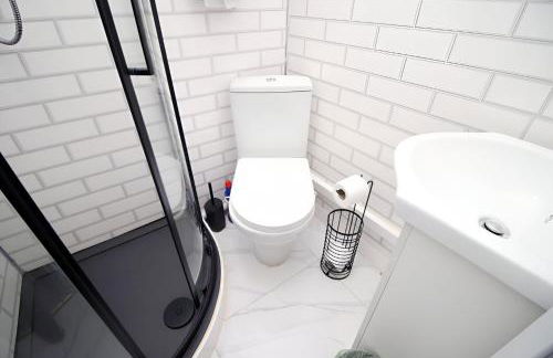 2 Bed Flat - Sleeps 6 - Parking - Wifi - Foto 11