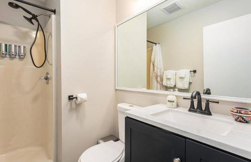 ATLAS - Whole House - 5BR 2BA - Hot Tub - Game Rooms - Theater - Fenced Backyard - Foto 20