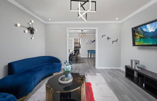 Pasadena Charming Vacation Home with Hot Jacuzzi - Photo 28