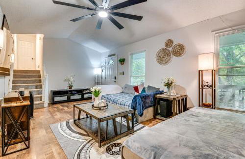 Easy I-20 Access to ATL Suburban Retreat with Yard - Foto 6