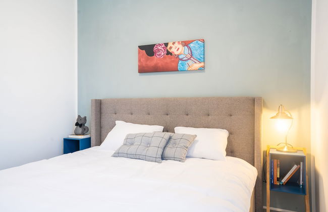 Vibrant Seaside Stay with Balcony by Sea N' Rent - Foto 6