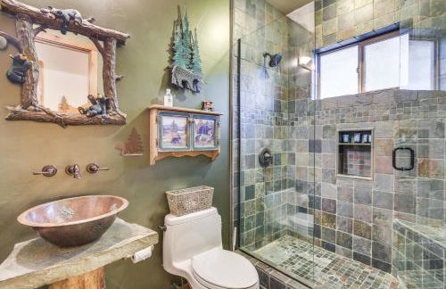 4 Mi to Snow Summit Cabin with Mtn Views and Decks - Foto 25