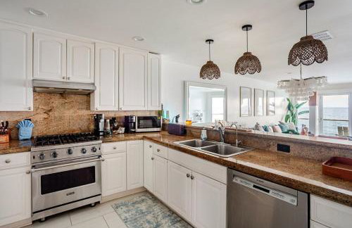 Malibu Beachfront Home with Rock Spa Ocean Views & Huge Deck - Foto 34