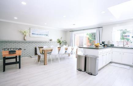 Modern Spacious 5BR Retreat -Games & Large Yard - Foto 35