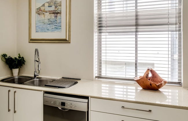 Seaside Elegance at Numa Villa - Foto 12