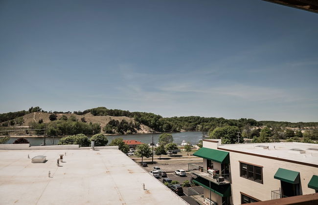 Waterfront 2BDR Condo in Grand Haven 110 - Foto 41