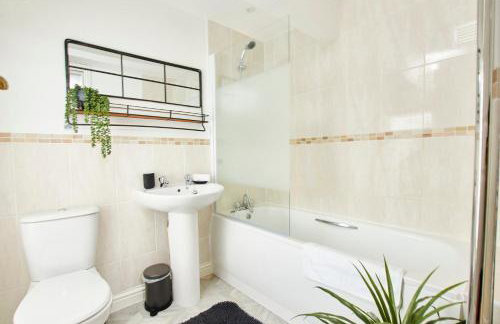 Delven House- Serviced Apartments - Photo 40