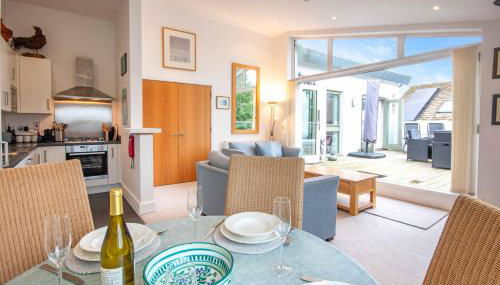 Crow's Nest Penthouse Apartment with Free Spa Access - Foto 2