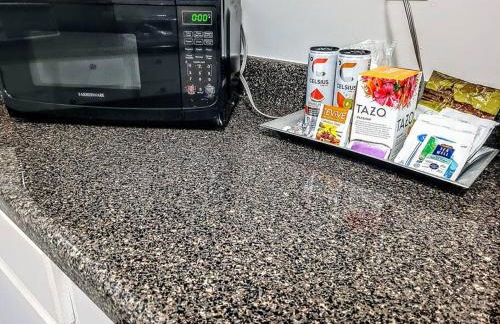 Cozy Delightful Private Studio near Rhodes College, Shuttle, & Vehicle Rental - Foto 10