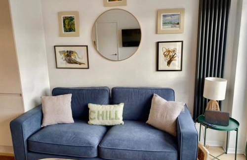 Modern 2-Bed Apartment with Off-Street Parking in Chiswick - Foto 9