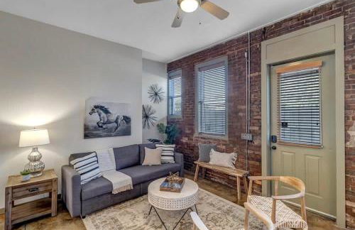 Hidden-Gem 2B Towhhouse in Springfield Close to DT and Stadium! - Photo 9