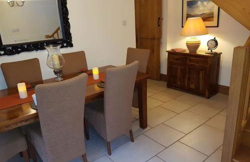 River Cottage Brecon: Hot Tub, Fire, Balcony, Wifi - Photo 4