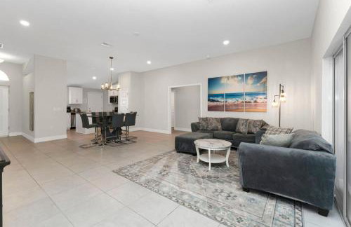 4BR Retreat Near Warm Mineral Springs & Beaches - Foto 1