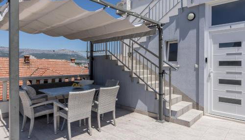 Central Park Apartment with Terrace - Photo 4