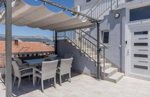 Central Park Apartment with Terrace - Photo 4