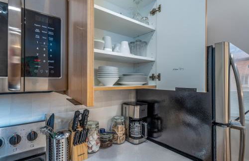 Prime OTR, 3 Lux Queen Beds, Two 55in TVs, Steps to TQL, Findlay Market, Light Rail, Fast Wifi - Foto 14