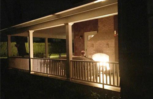 Gorgeous Hamptons Farmhouse - Get the Beach without the Traffic! - Foto 28