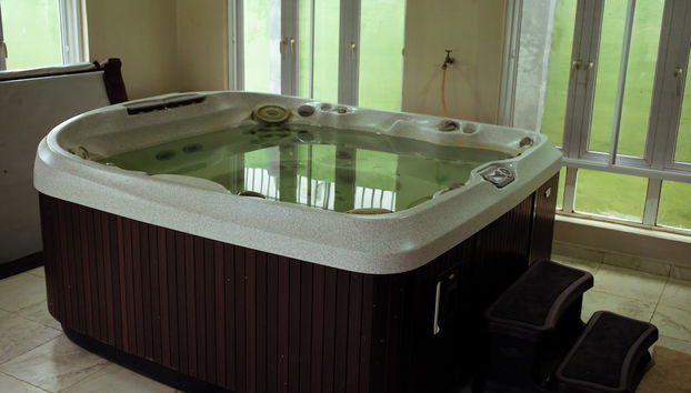 MARINA APARTMENTS SOKOTO - Foto 5, Banheira de hidromassagem interior