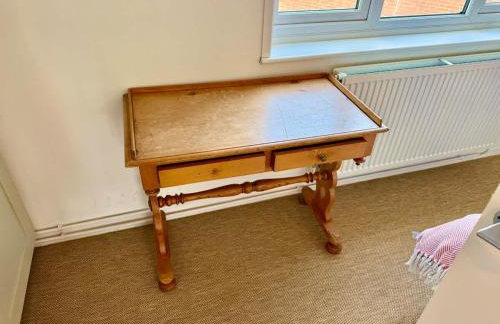 Modern 2-Bed Apartment with Off-Street Parking in Chiswick - Foto 13