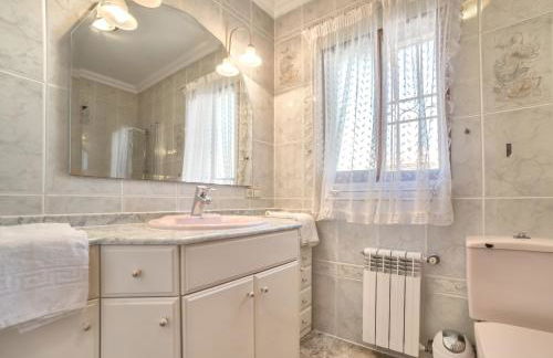 Villa Garrofer - PlusHolidays - Photo 24