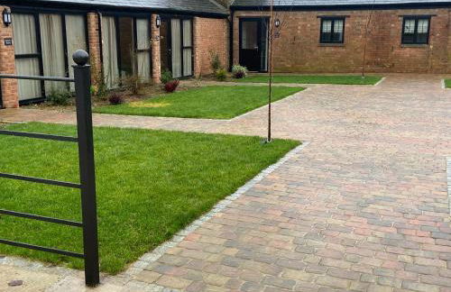 Tilly’s stable - Photo 9