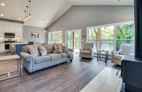 Riverfront Salesville Cabin Rental with Shared Dock! - Foto 5