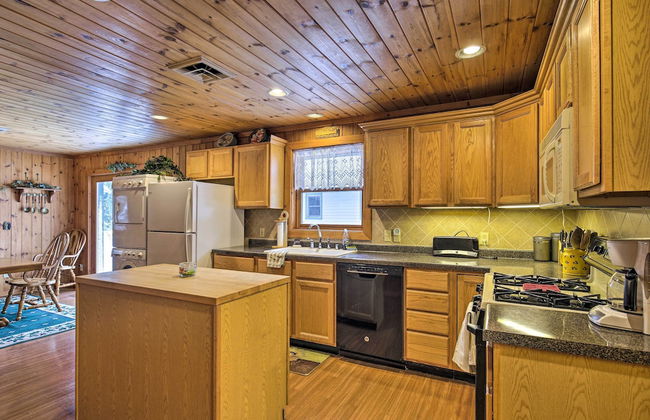 Lakefront Escape with Fishing Pier and Snowmobiling! - Foto 16