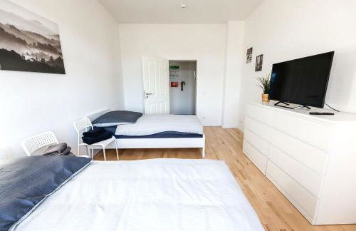 Modern & Chic Apartment with Balcony in Offenbach - Foto 3