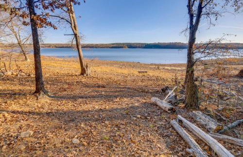 Waterfront Home on Greers Ferry Lake with Game Room - Foto 3