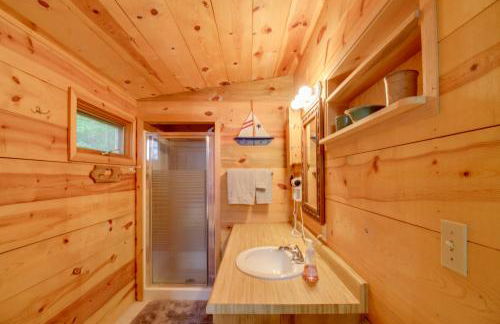 Quiet Deer River Cabin with Dock and Lake View! - Foto 18