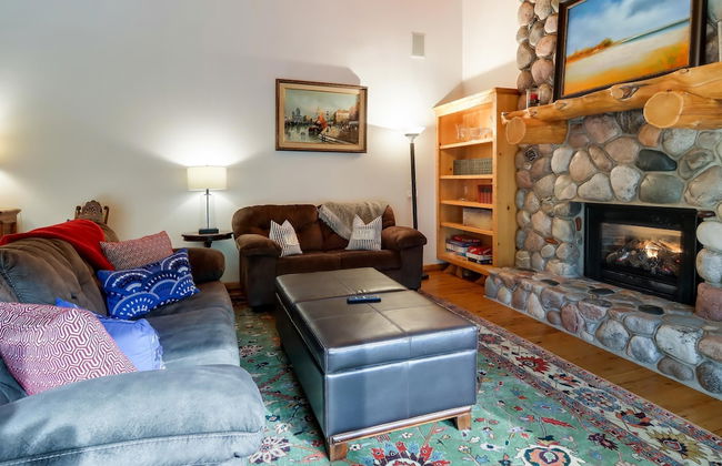 Boardman Monarch Upscale River Lodge HOT Tub! - Foto 43