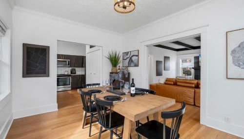 Campus Corner Retreat Two King Beds and Dog Friendly - Foto 5