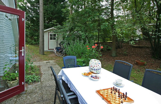 Cozy Holiday Home in Nunspeet near Forest - Photo 15