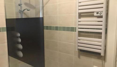 Sur les rochers du lac & location-rando en VTT - Foto 2