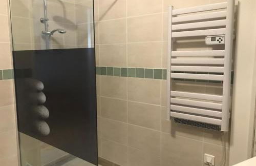 Sur les rochers du lac & location-rando en VTT - Foto 2