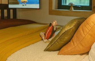 Lux Tiny House with Waterfront, Kayaks, Hot Tub, Arcade - Photo 24