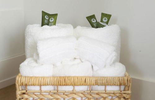 Excellence by Urooms Apartments Near NYC and Newark Airport with Parking - Foto 34