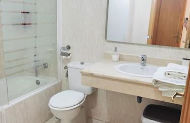 Apartamento renovado en el centro de Benalmádena - Photo 7