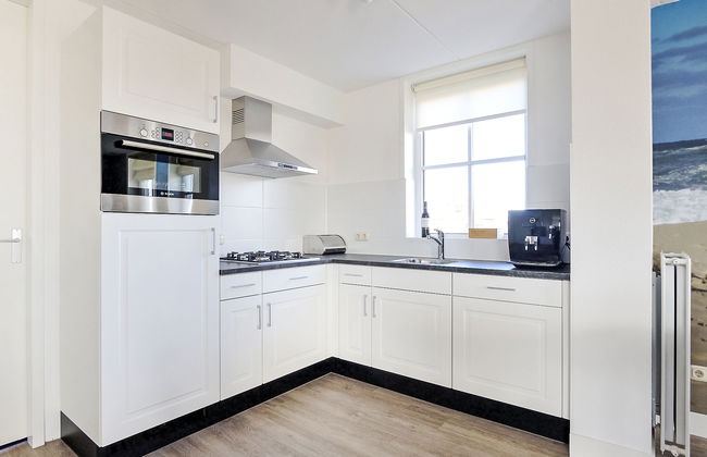 4 bedroom House in Noordwijk with garden and terrace - Photo 6