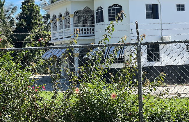 Thebreeze can Accommodate up to 30 People - Photo 1