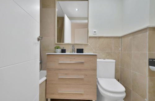 Palm Beach Residency - Beachside with Free Parking - Photo 32