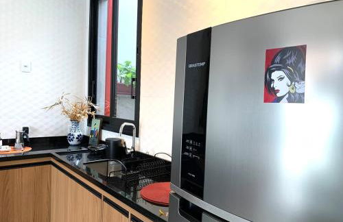 Casa linda, ótima localização, 2 vagas de garagem - Foto 20