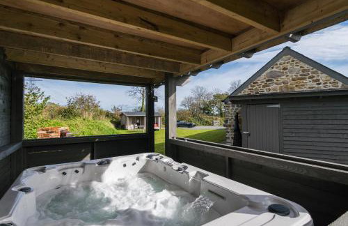 The Dairy - Luxury Cottage, Hot Tub and Summer House, Countryside Views, Pet Friendly - Foto 48